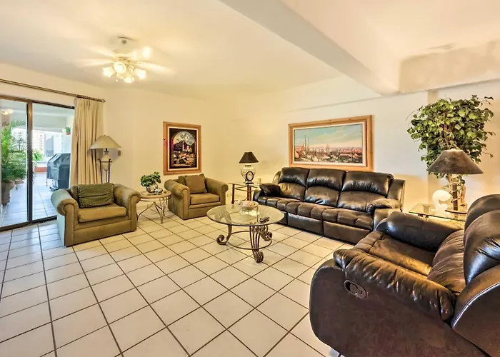 Casa vacanze Chic Getaway < 2 Miles To Beaches!