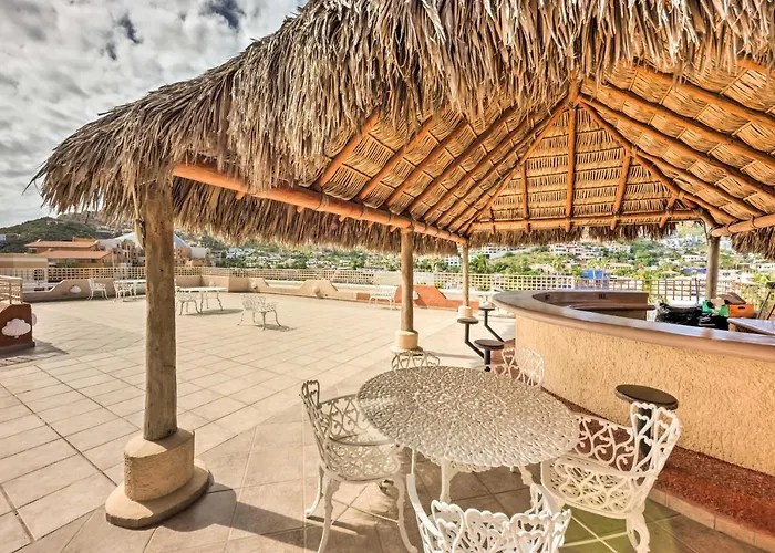 Casa vacanze Chic Getaway < 2 Miles To Beaches!