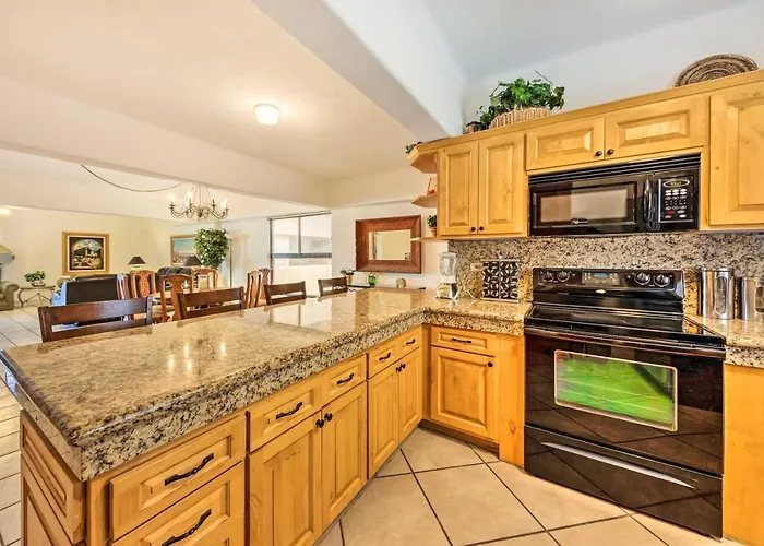 Casa vacanze Chic Getaway < 2 Miles To Beaches! *